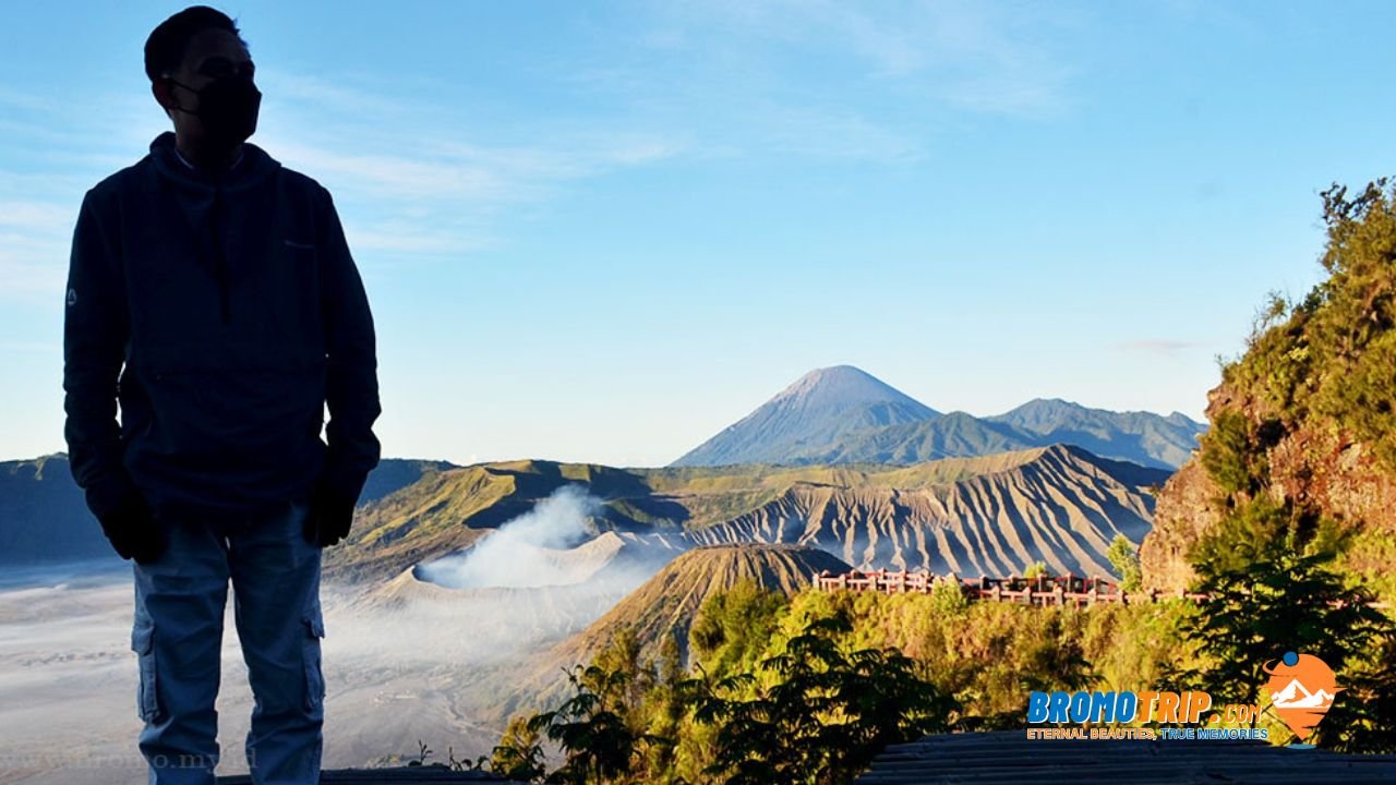 Kingkong Hill Bromo Sunrise