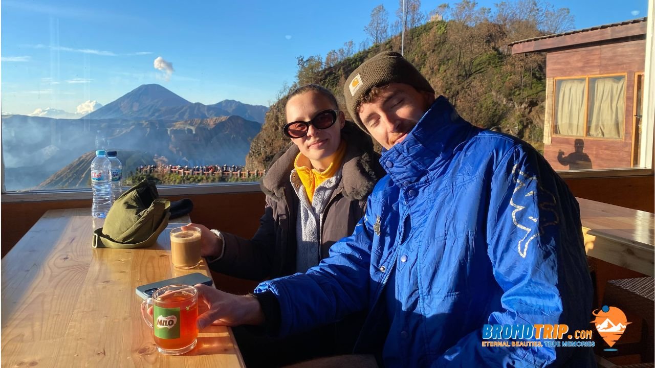 Spot sunrise Bromo Cafe